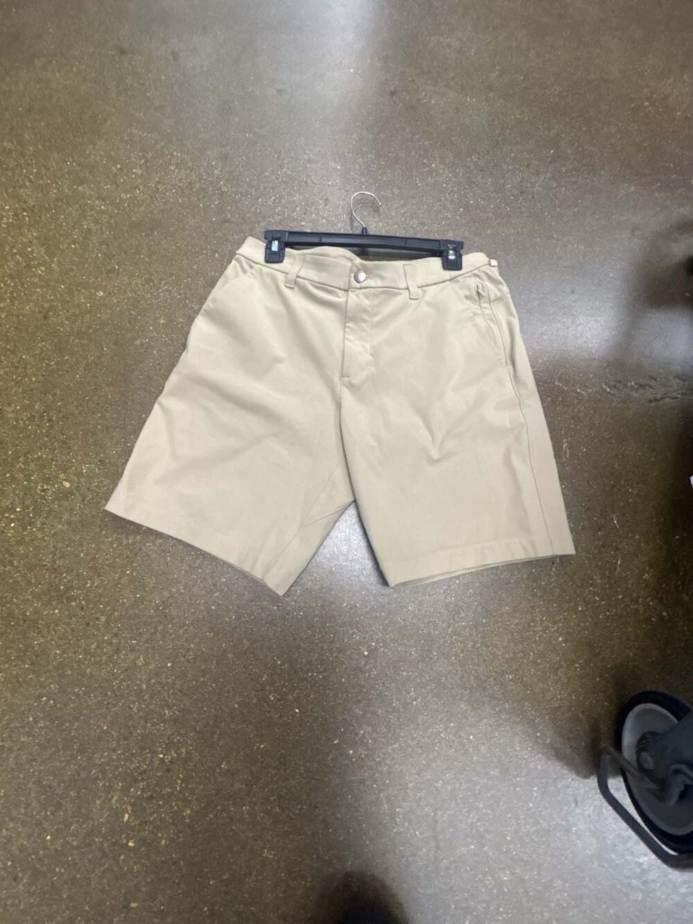 Lululemon Commission Short Classic Fit Khaki Beige Men's Size 30. Pc 70